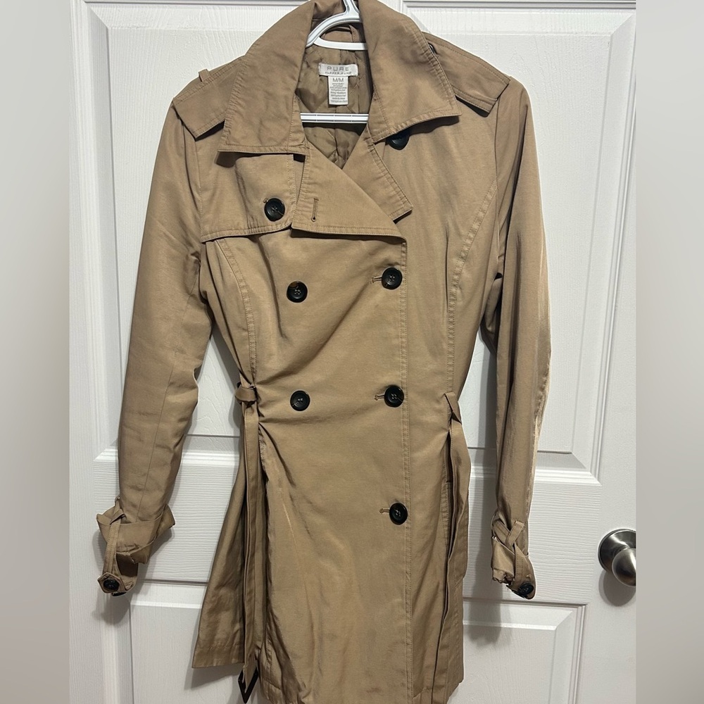ALFRED SUNG Classic Beige Trench Coat